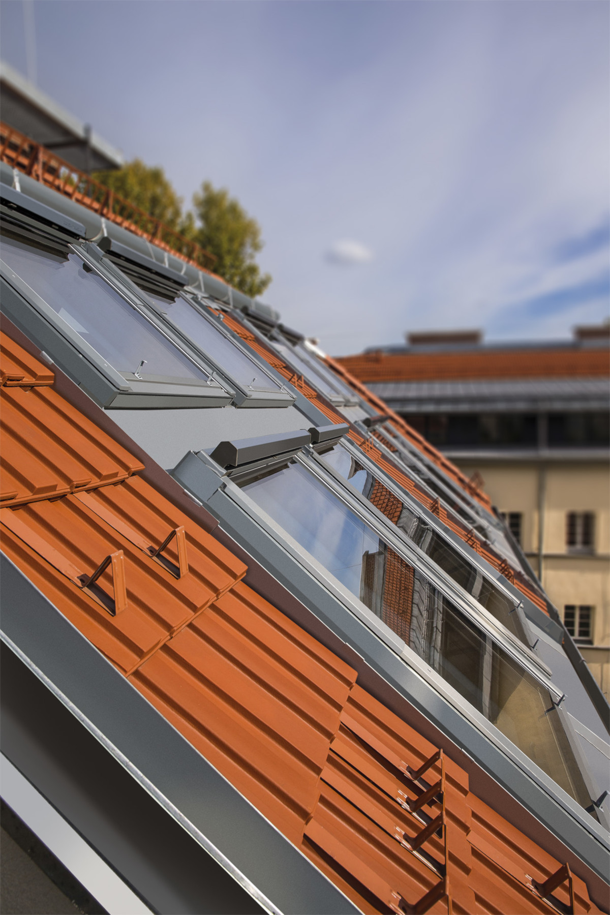 600 non-standard FAKRO roof windows in Goethehof