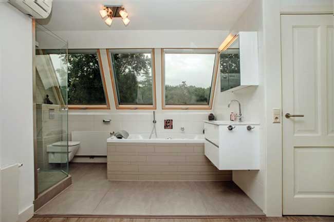 Attic inspiration... from an old balcony to a new bathroom