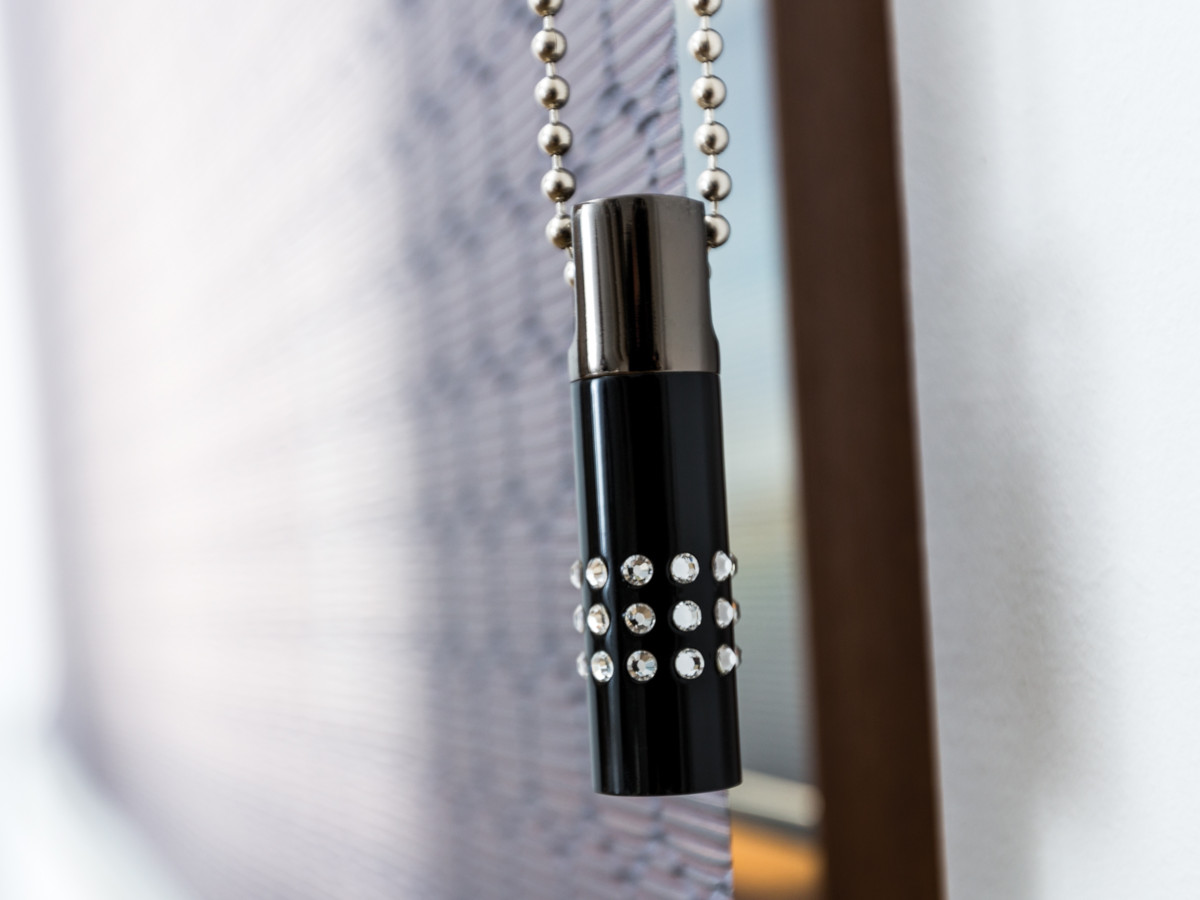Advantages of internal accessories for vertical windows