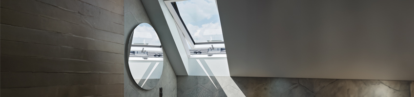 Pivot windows resistant to moisture