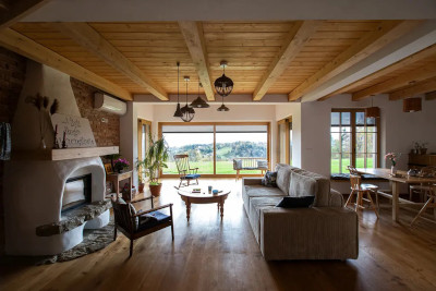 Visual integration of the house and terrace
