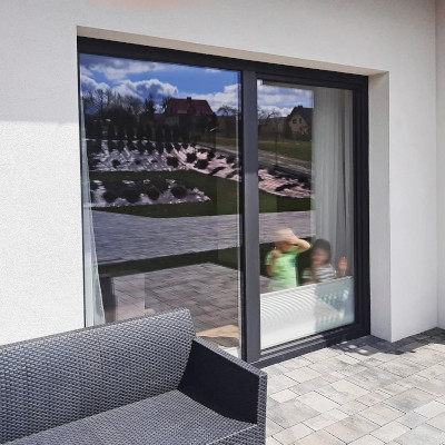A Modern Opening onto the Terrace