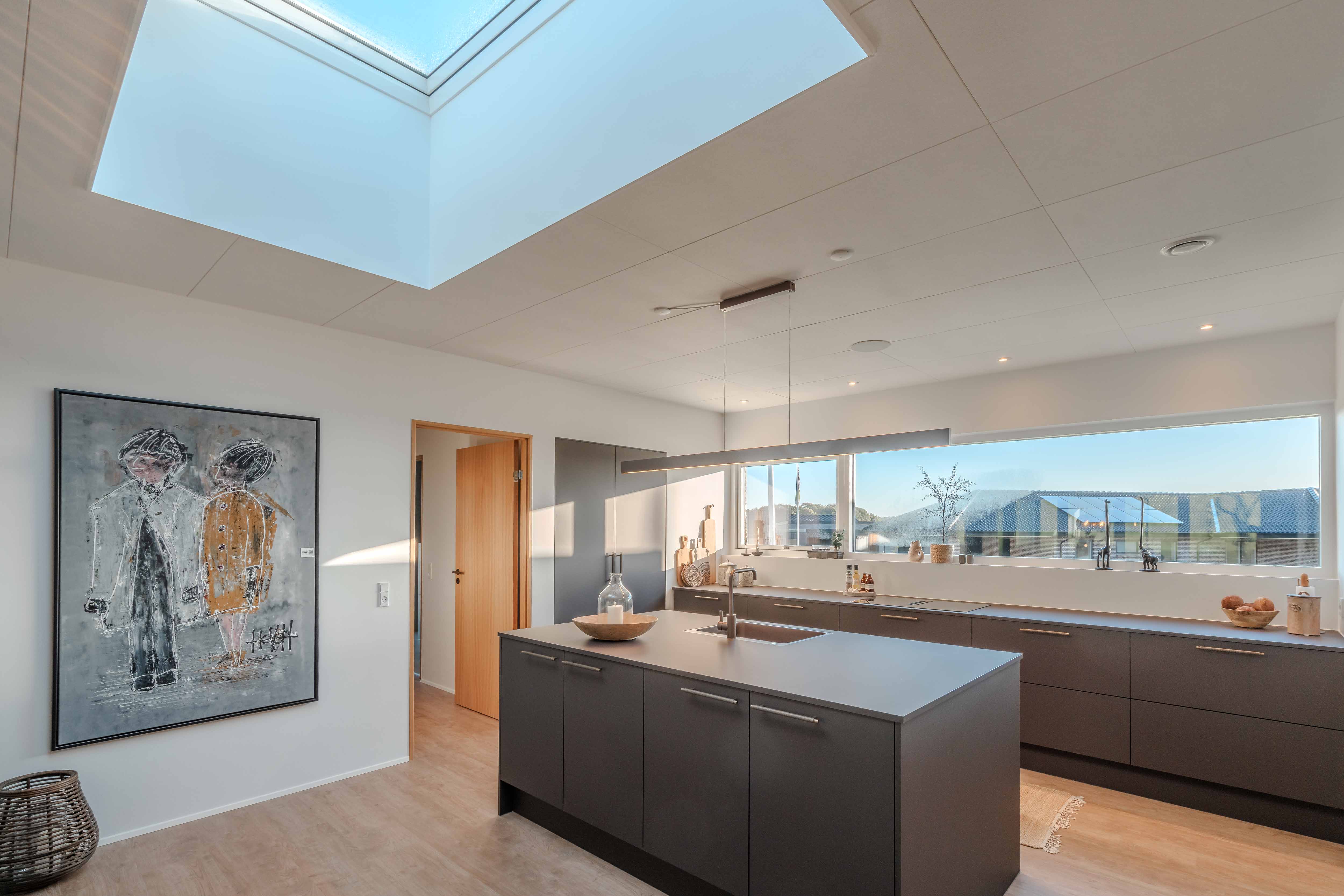 A NEW DIMENSION OF LIGHT IN FLAT ROOFS