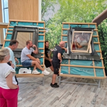 Installation that starts with hands-on practice